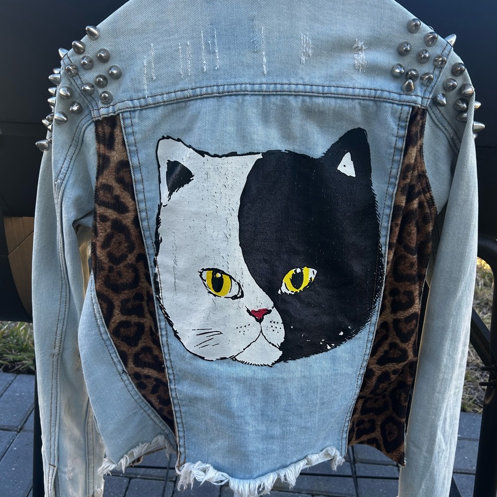 UNIF Hardcore Cat  🐱 Bomber Jacket Retro Irreverent Women’s metal studs